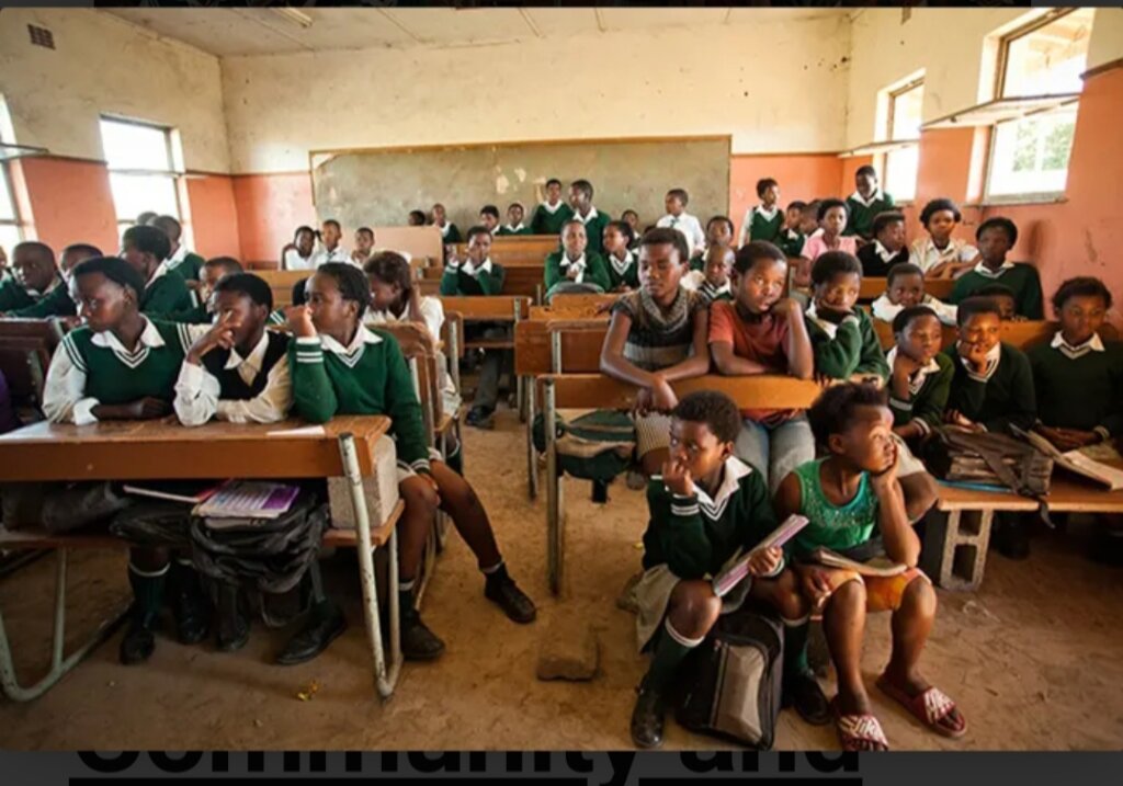 She Matters-support 500 Nigerian Damsels with Pad