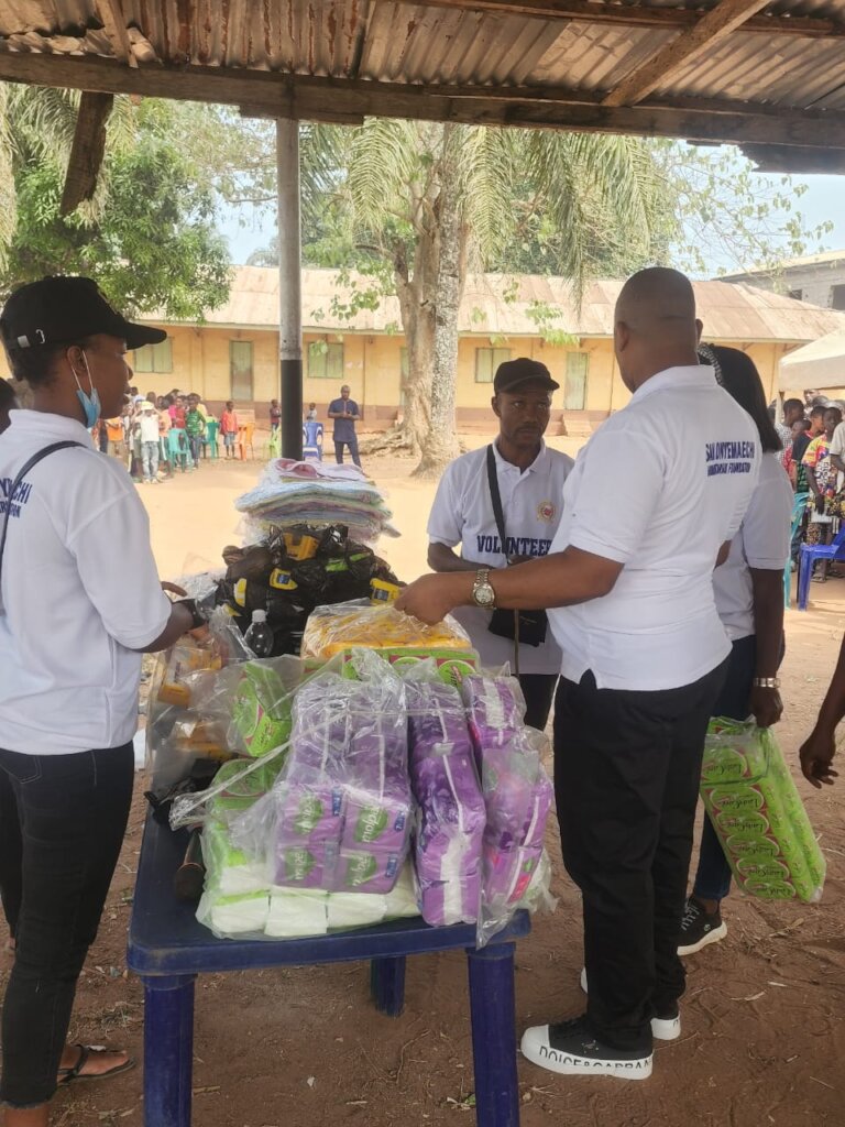 She Matters-support 500 Nigerian Damsels with Pad