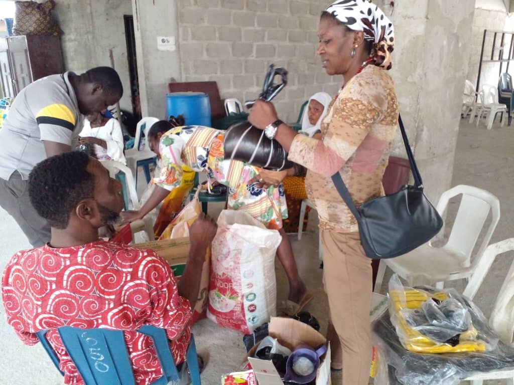 Give succor & Refuge to 150 homeless poor in Niger