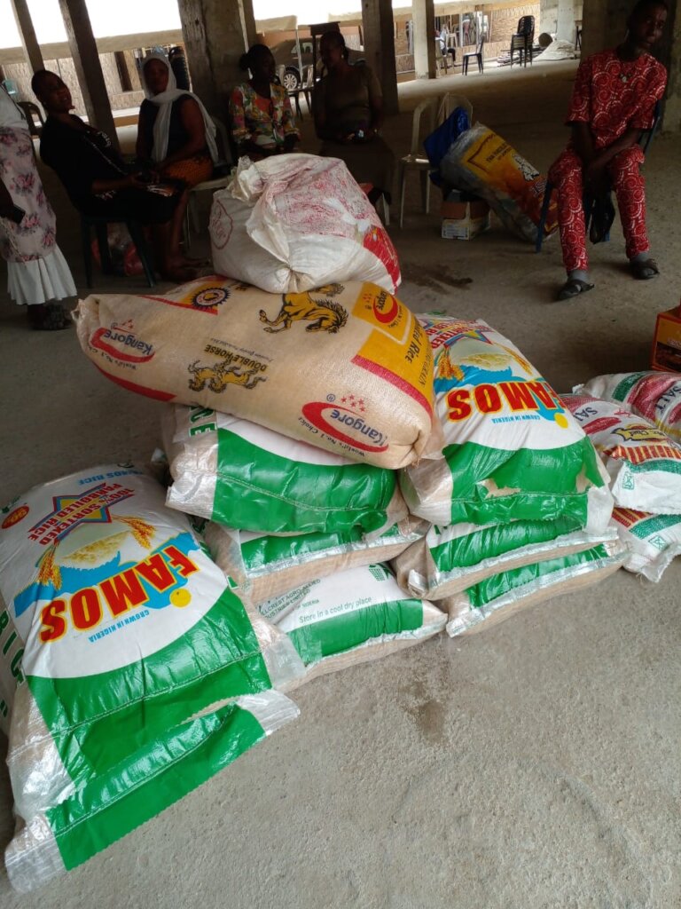 Give succor & Refuge to 150 homeless poor in Niger