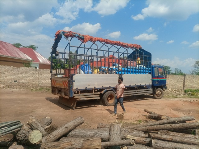 Drilling borehole for water
