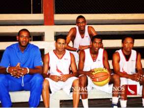 Basketball team practices