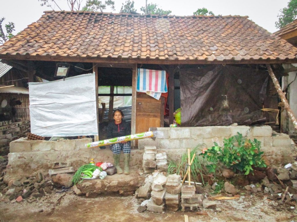 Shelters for 343 E Bali Earthquake Victim Families