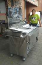 Entrega de carro de comidas a Yanela
