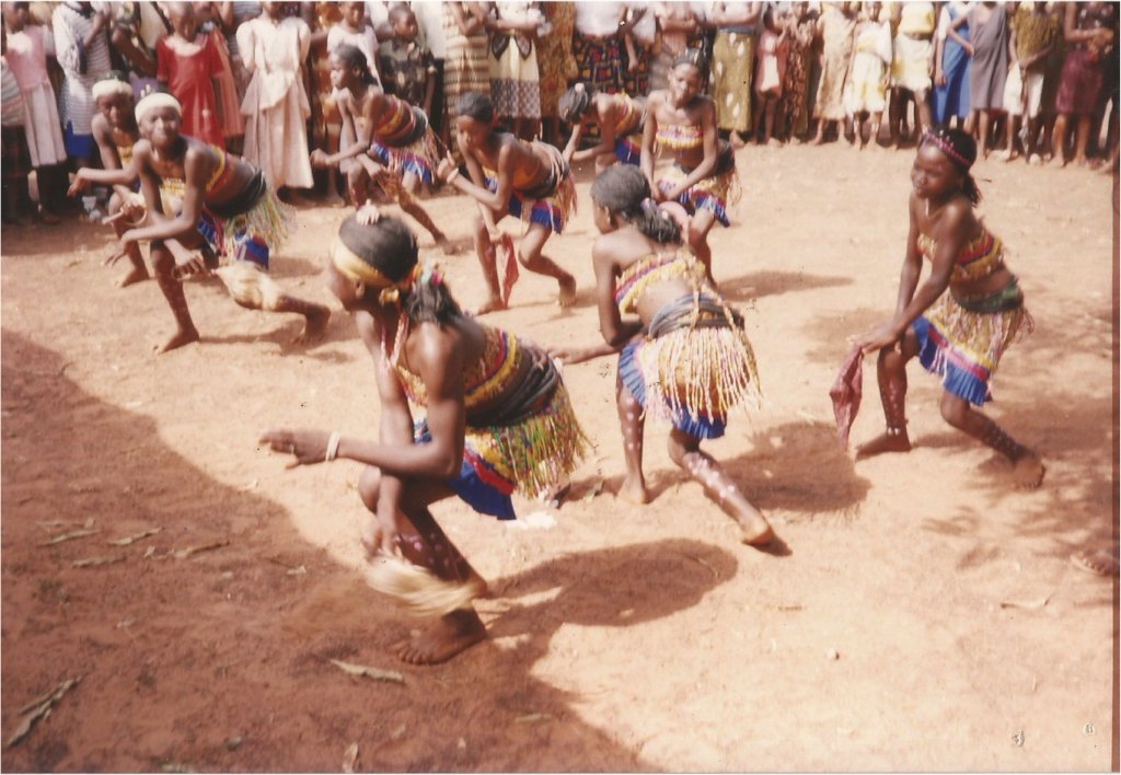 Keep 30 girls in school through theatre projects.
