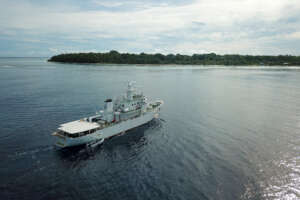 Kensing II sails in Palau