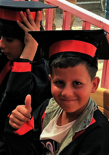 100 Hope Bus Scholarships for Iraqi girls and boys