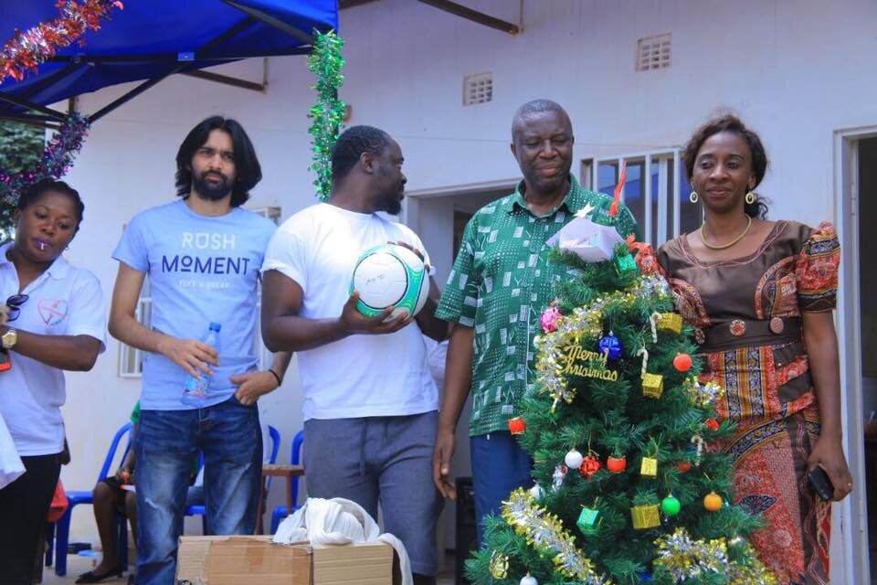 Make Christmas special for DRC street children