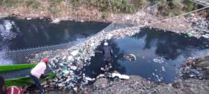 Capturing plastic