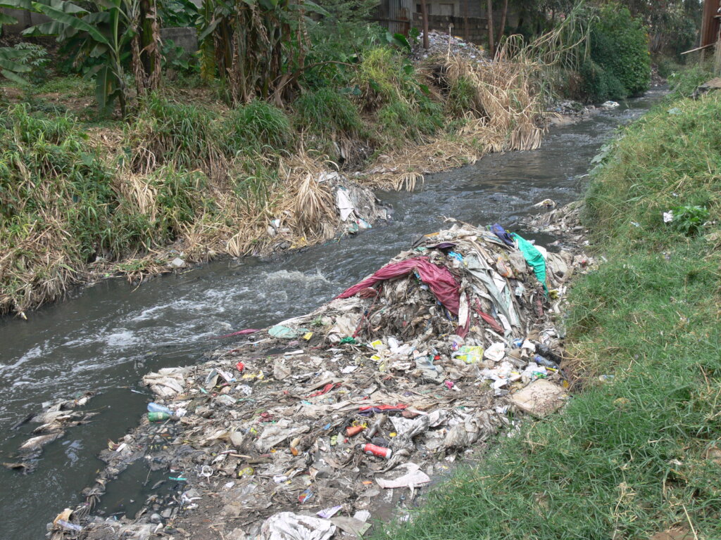 Clean a river in Migingo & stop plastic pollution