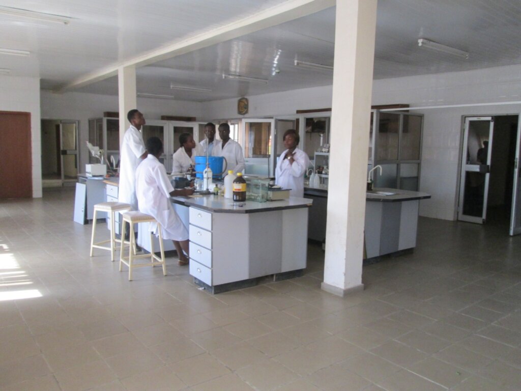 Support Laboratories in Burkina Faso & Zimbabwe