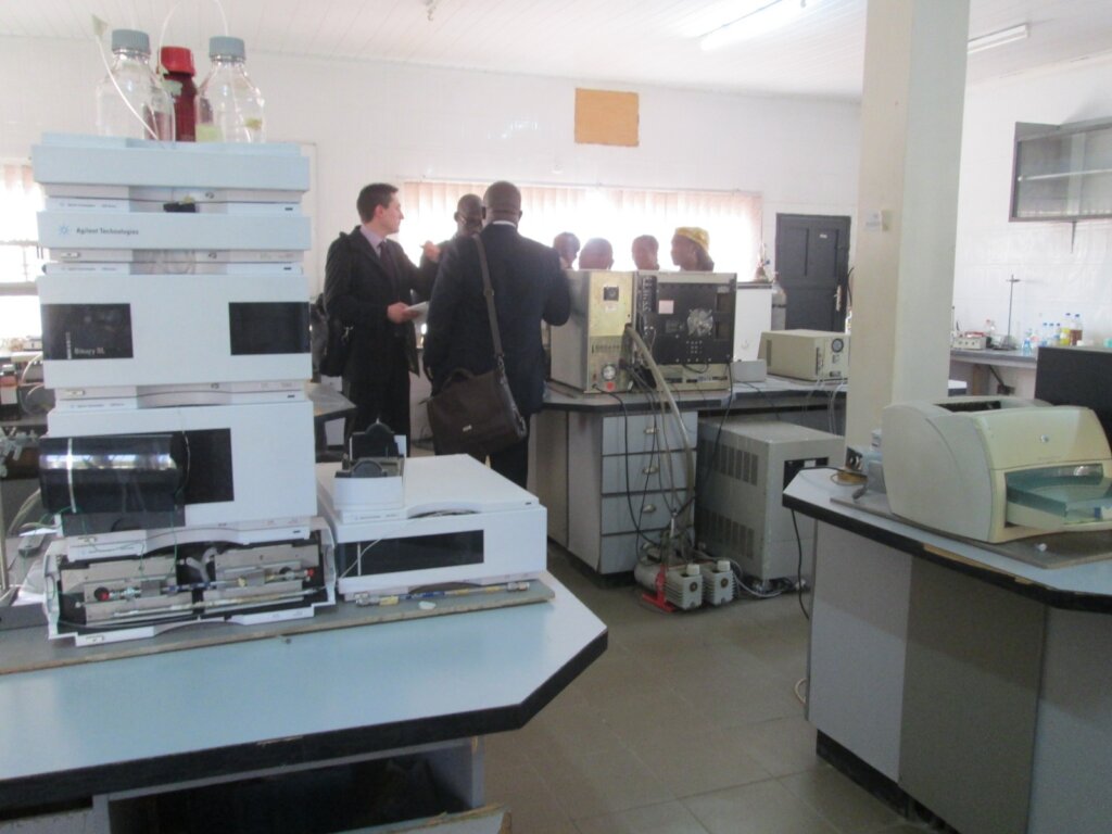 Support Laboratories in Burkina Faso & Zimbabwe
