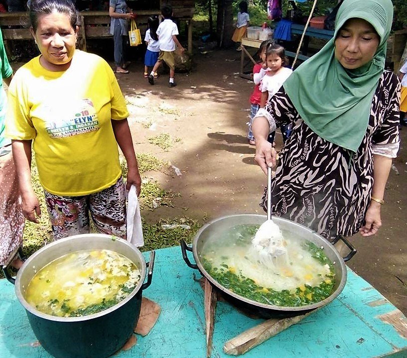 Help PTA Moms Provide Lunch for 200 Hungry Kids