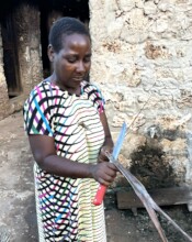 Amina making products from coconut palms