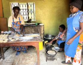 Preparing chapatis at Thinu