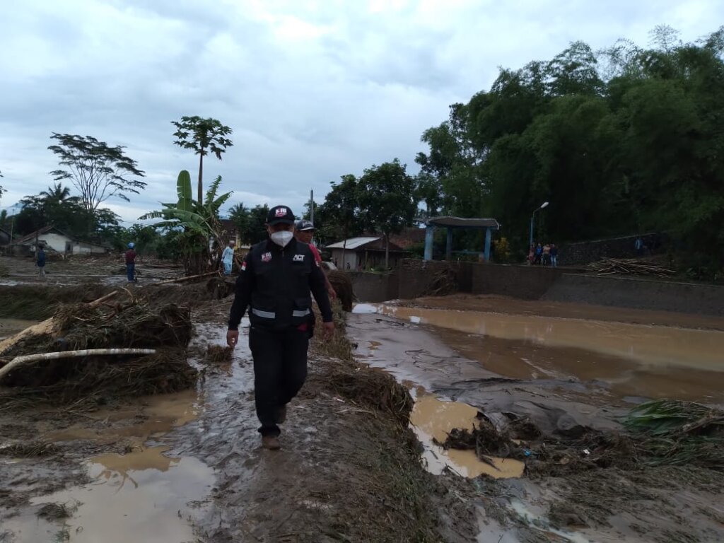 Indonesia Disaster Relief: Food Aid and Recovery