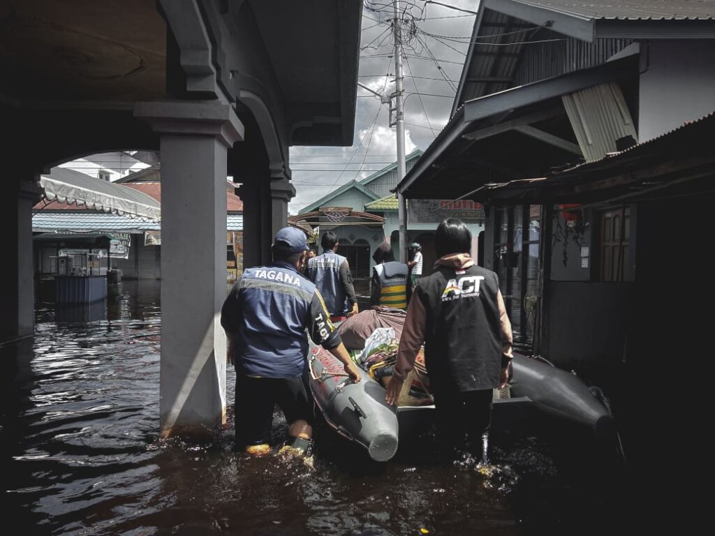 Indonesia Disaster Relief: Food Aid and Recovery