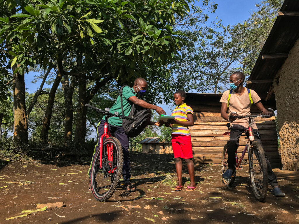 Support Ugandan children to learn digital skills