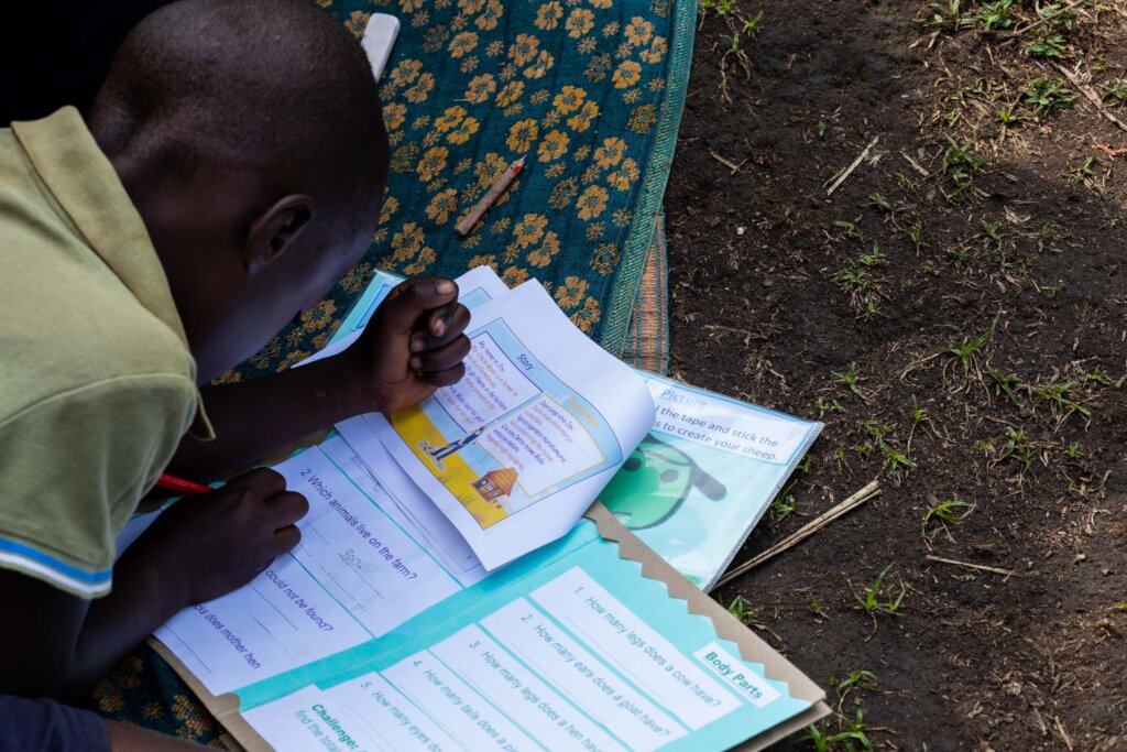 Support Ugandan children to learn digital skills