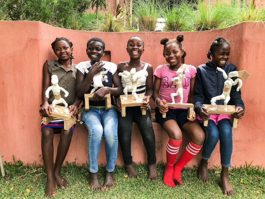 Support Ugandan children to learn digital skills