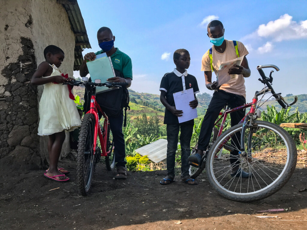 Support Ugandan children to learn digital skills