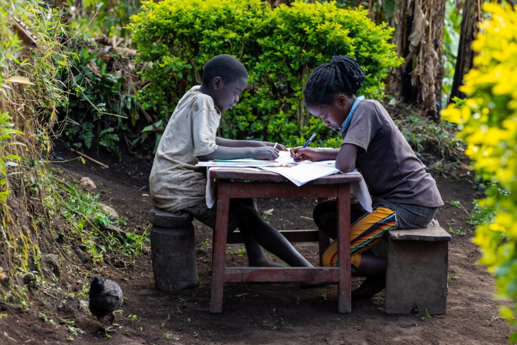 Support Ugandan children to learn digital skills