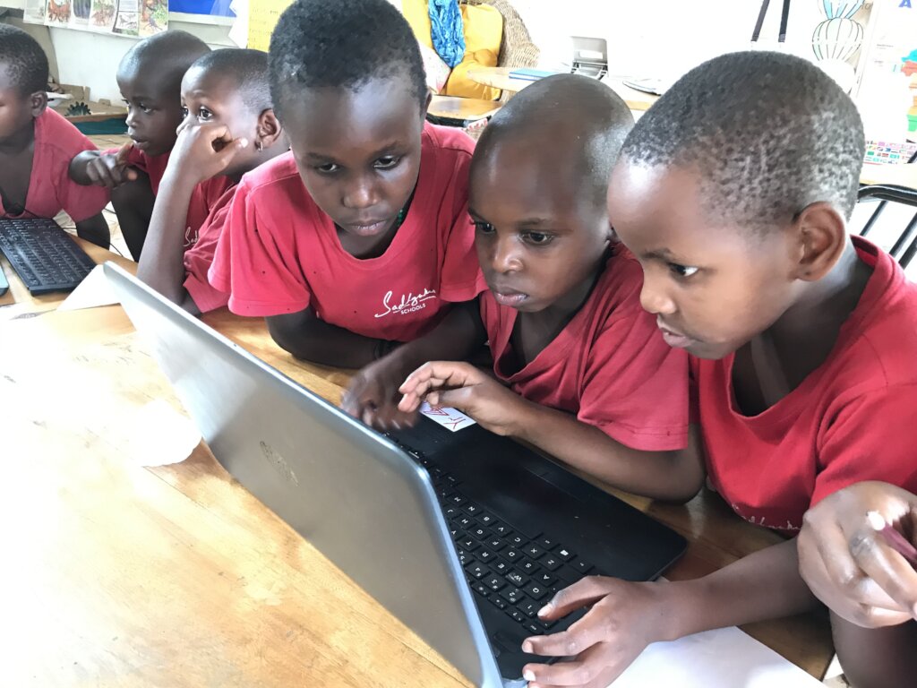 Support Ugandan children to learn digital skills
