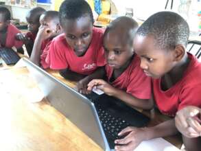 Support Ugandan children to learn digital skills