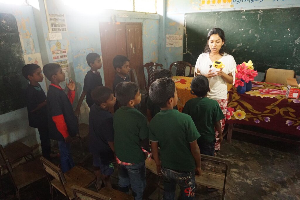 Solar lanterns for school children in Sri Lanka