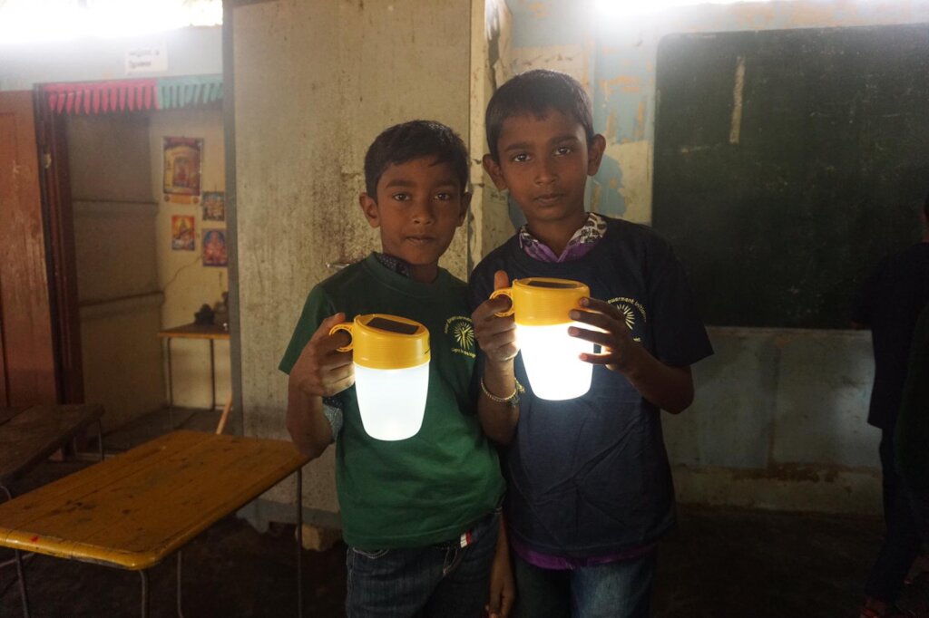 Solar lanterns for school children in Sri Lanka