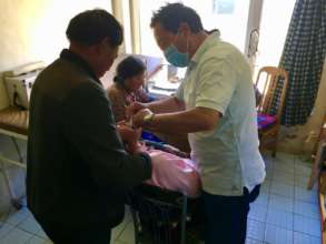 Dr. Phuntsok treating a patient