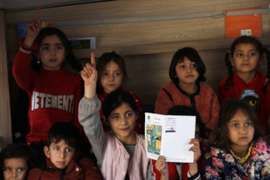 Children at the Charmaghz library