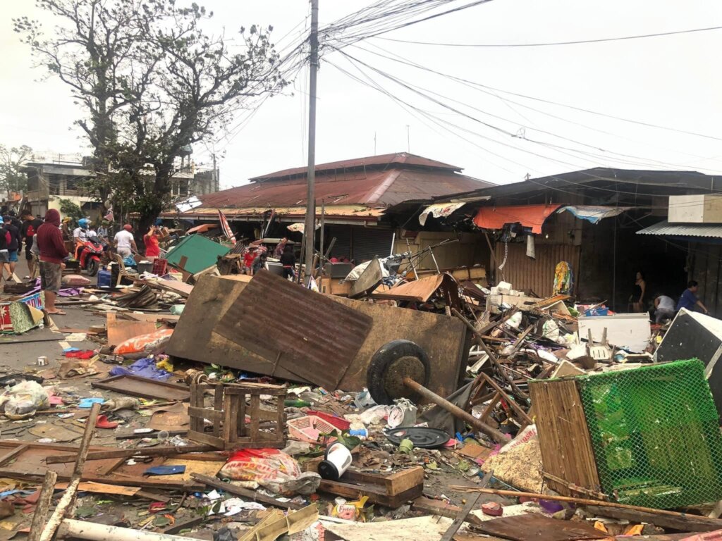 Emergency Aid for 2,000 Typhoon Rai Survivors
