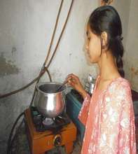 Kainat doing domestic chores
