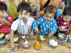 Food for IDPs in Kayah State