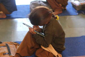 Help 100 girls to stay in schools !