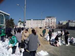 Barricading together with municipal workers