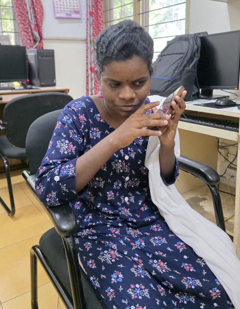 Smartphone skills building digital independence