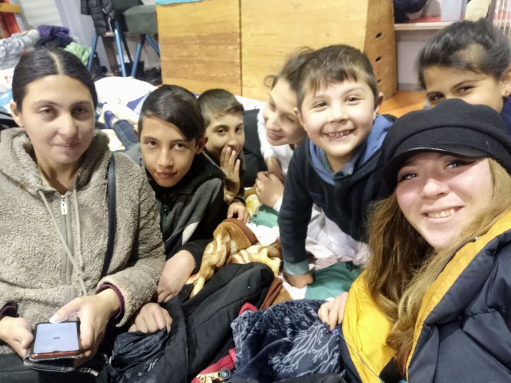 UKRAINE. FAMILIES IN WAR ZONE NEED URGENT HELP.
