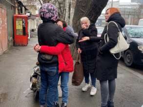 UKRAINE. FAMILIES IN WAR ZONE NEED URGENT HELP.