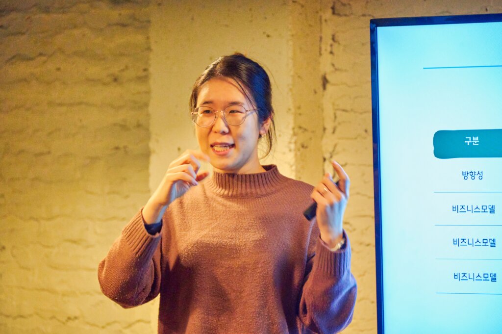 Ensuring deaf people's right to access information