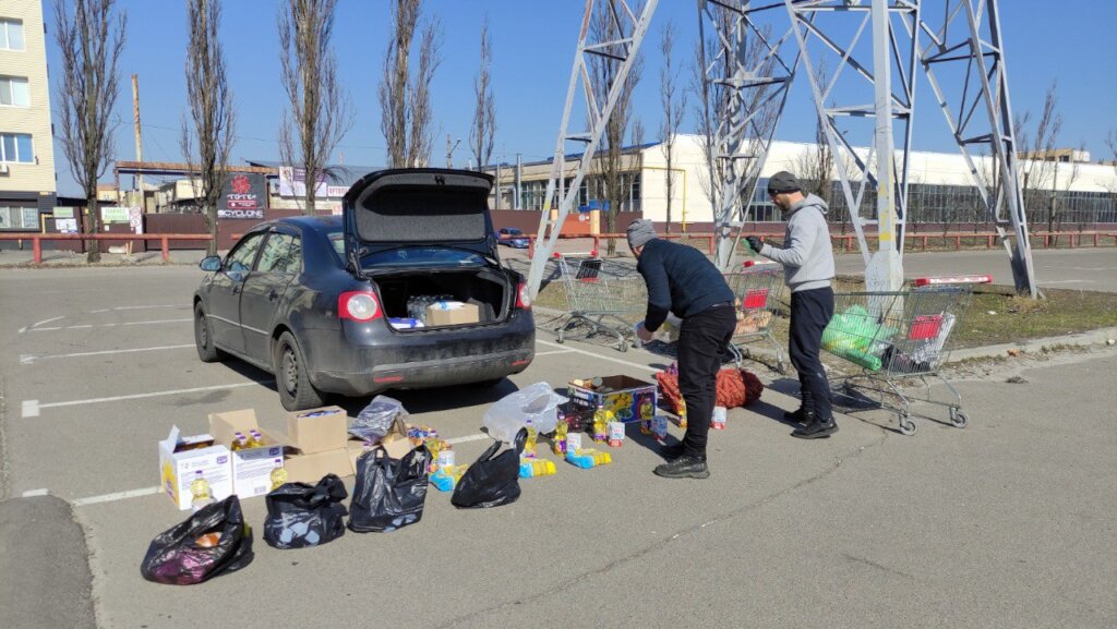 Humanitarian aid to lonely elderly people