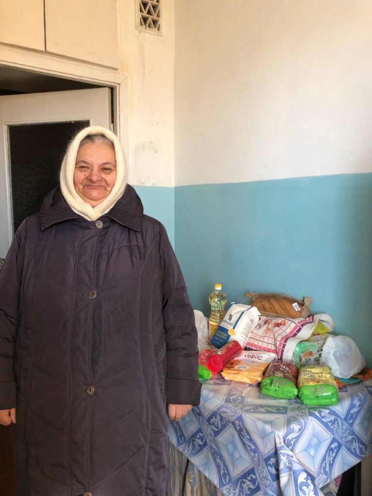 Humanitarian aid to lonely elderly people