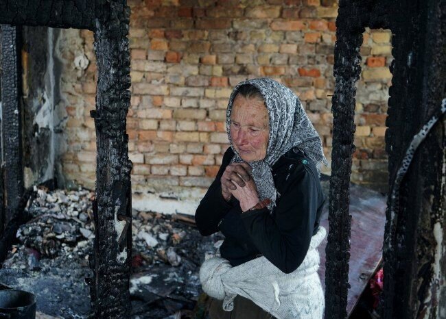 Humanitarian aid to lonely elderly people