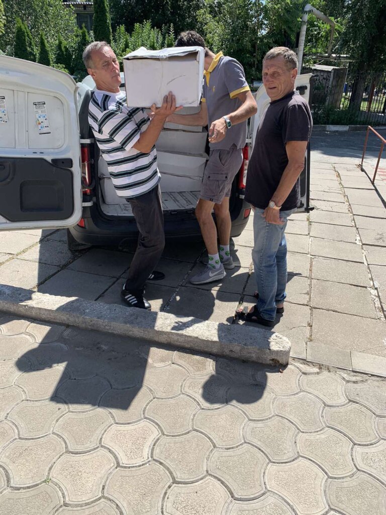 Humanitarian aid to lonely elderly people