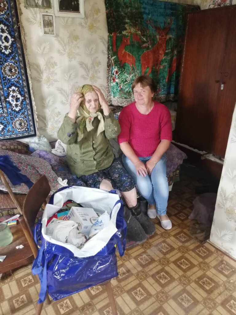 Humanitarian aid to lonely elderly people