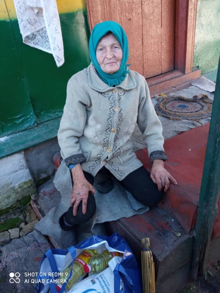 Humanitarian aid to lonely elderly people