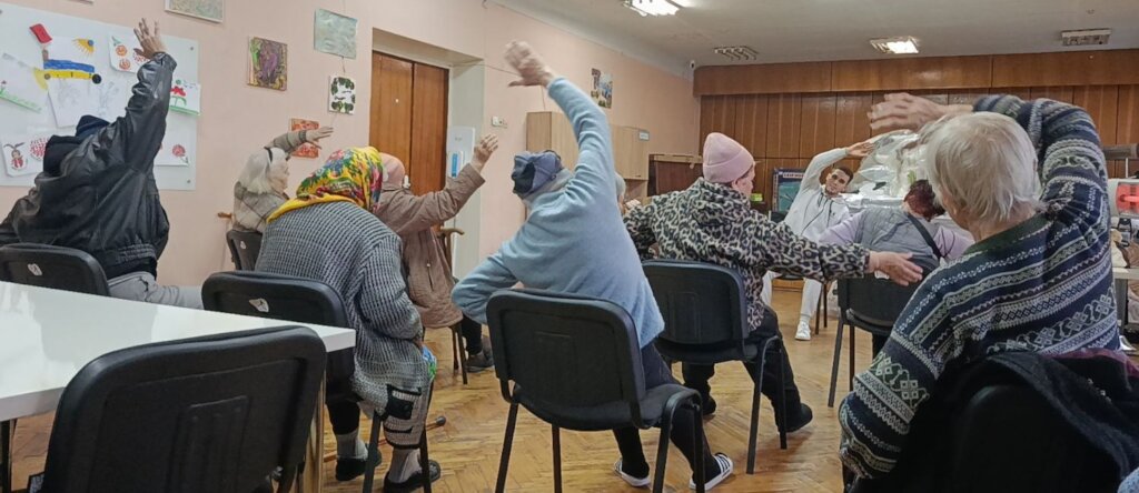 (A group session at an evacuation center)