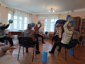 (Rehabilitation using balls and special tubes)