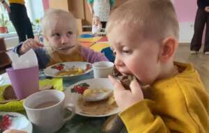 Children enjoy hot meals.